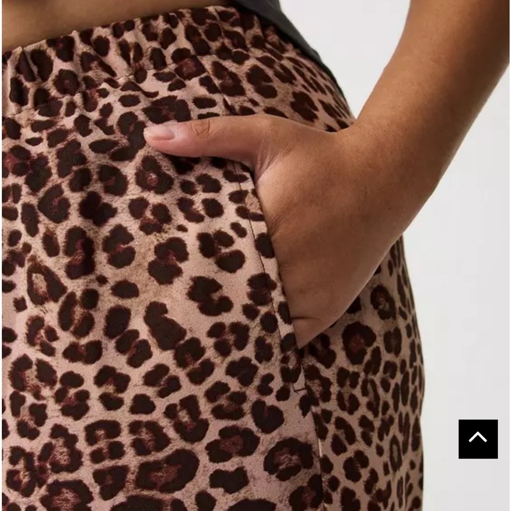New torrid  animal print pull on pants with tie waist also has pockets sz 2x - Picture 3 of 10